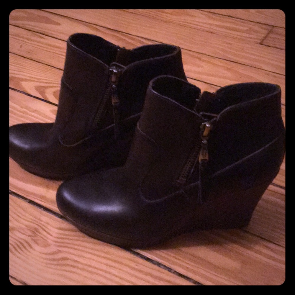 Ugg wedge heal booties